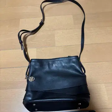 NINA RICCI 프릴 숄더백