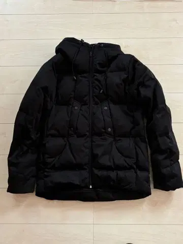 블랙 다운 자켓 후드 부착