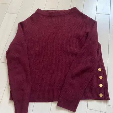GALLARDAGALANTE 버건디 니트 스웨터