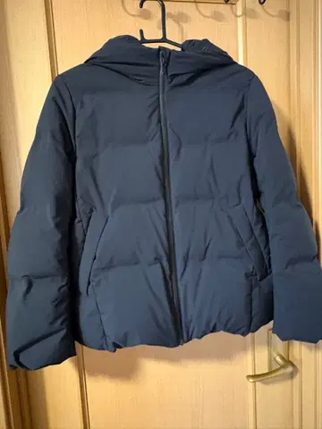 UNIQLO 심리스 다운 파카 M 사이즈