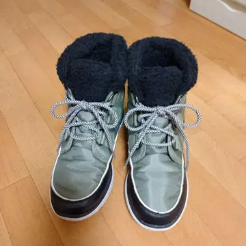 SOREL 올리브 그린 방수 부츠