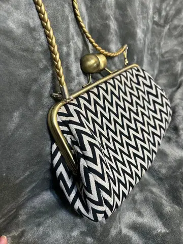 빅 가마구치 숄더백