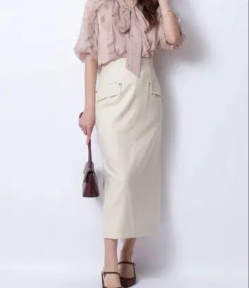 서스펜더 부착 플랩 타이트 스커트