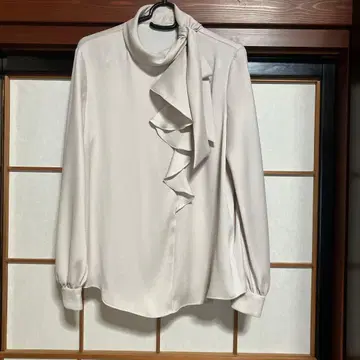 스트로베리 필드 프릴 리본 블라우스