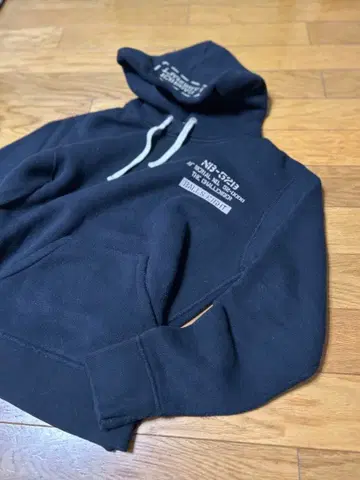 아비렉스 후드티