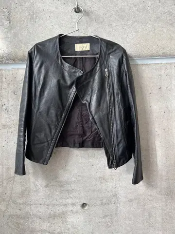 블랙 가죽 자켓 숏 기장