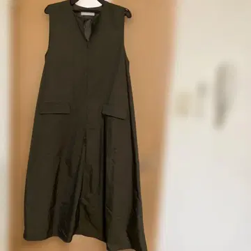 Audrey and John Wad 슬리브리스 롱 원피스 (새상품급)