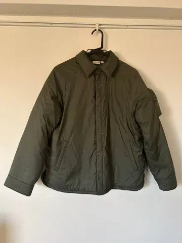 아냐 힌드마치 x 유니클로 퍼프 테크 자켓 160