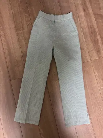 AMERI 그린 계열 체크 무늬 슬랙스