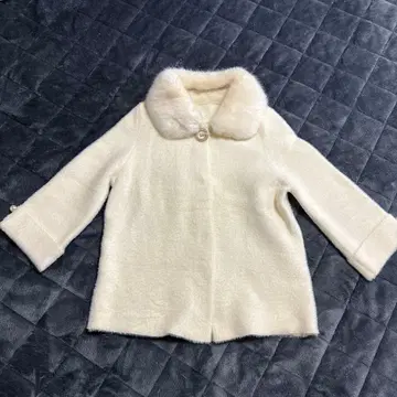 화이트 퍼 옷깃 자켓