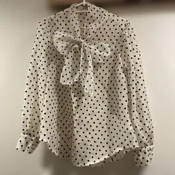 미에레 그랑 보타이 블라우스 도트 무늬