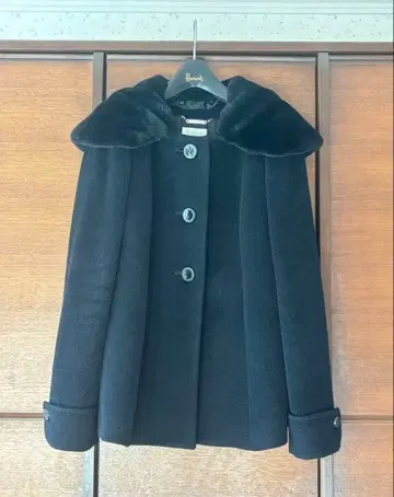 해롯 퍼 장식 A라인 울 코트