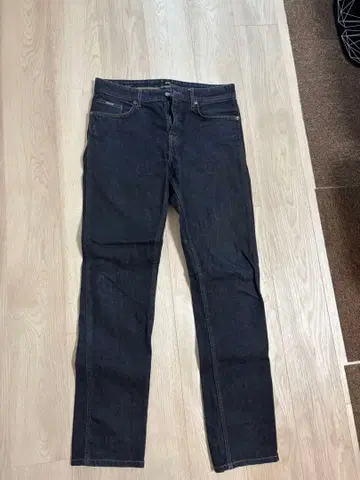 다크 블루 스트레이트 데님 가죽 라벨 포함