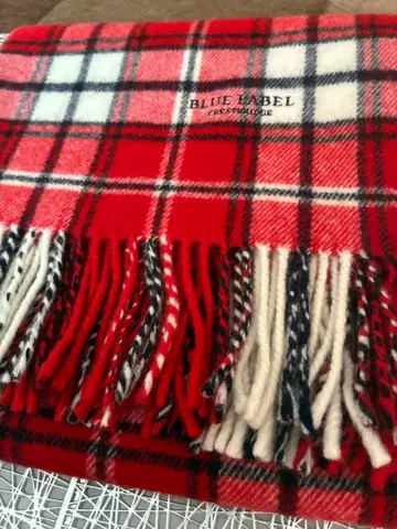 [ 새상품급 ] BLUE LABEL 체크 무늬 스톨