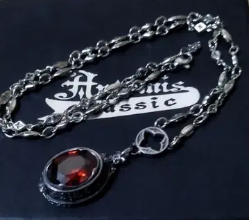 아르테미스 클래식 스톤 칼리지 펜던트 목걸이