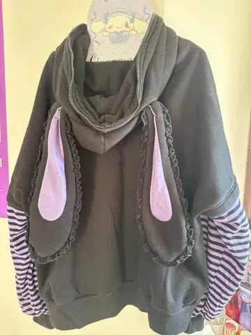 호시바 열두 토끼 귀 달린 블랙 보라색 스트라이프 후드티
