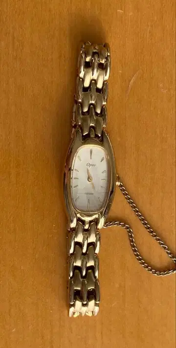 opti 골드 쿼츠 손목시계