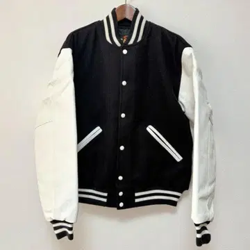 게임 스포츠 웨어 바시티 자켓 M 사이즈 블랙 x 화이트