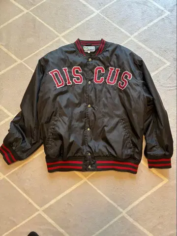 DISCUS 바시티 자켓풍 자켓 블랙/레드