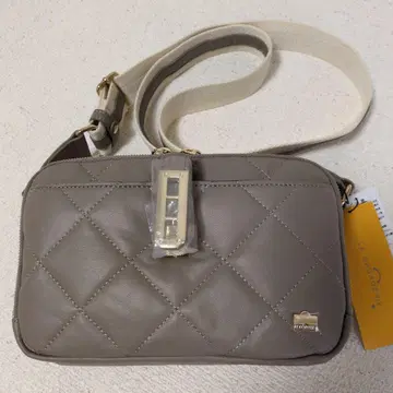 LABAGAGERIE 양가죽 숄더백 (택 포함 새상품)