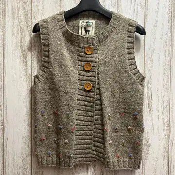 estelle 울 니트 베스트 꽃 자수 페루제