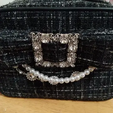 노에미 비쥬 장식 블랙 트위드 숄더백