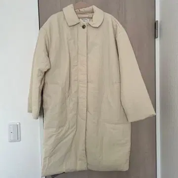 사만다 모스모스 블루 충전솜 스탠드 칼라 코트