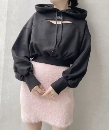 lilLilly 컷 아웃 후드티