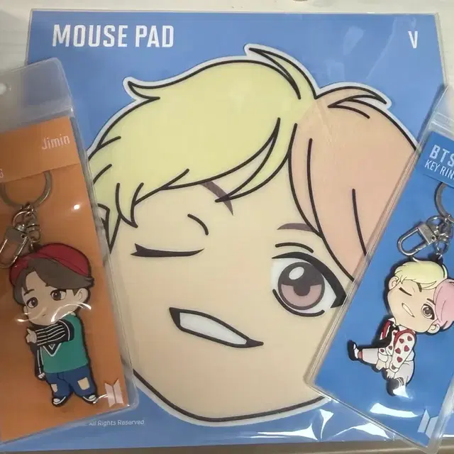 방탄소년단 타이니탄 지민 뷔 마우스패드, 키링 판매
