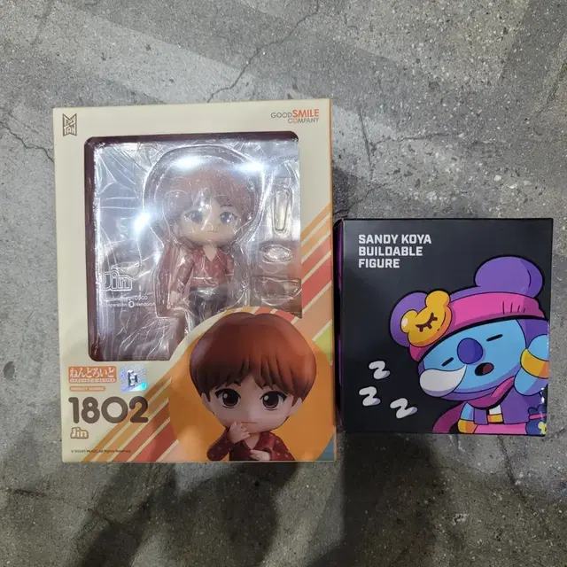 BTS 피규어 2종 세트 (넨도로이드+ 피규어)