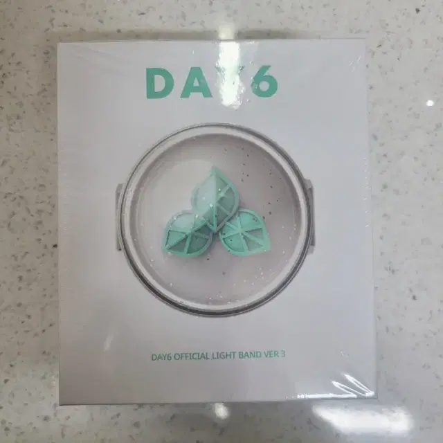 [미개봉 새제품] 데이식스 응원봉 마데워치 ver.3