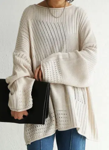 안티카 소프트 내추럴 패턴 절개 빅 니트