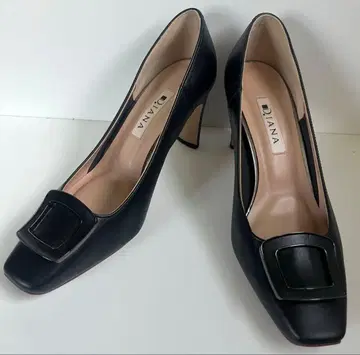 컨디션 최상 DIANA 스퀘어토 버클 블랙 하이힐 23cm