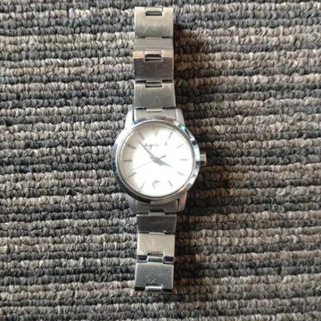 Agnes b. 실버 쿼츠 손목시계