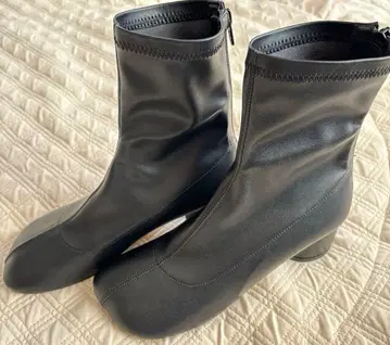 미사용 새상품! Mal. 블랙 지퍼 부착 부츠 레레레님