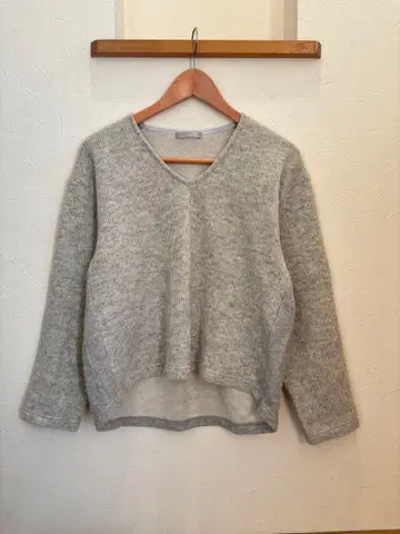 deuxC 그레이 V넥 니트 스웨터