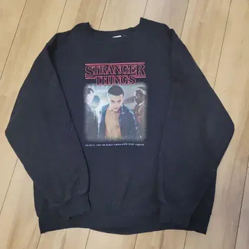 지유 STRANGER THINGS 맨투맨 기묘한 이야기