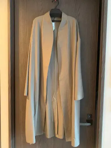 [새상품] Aga 베이지 롱 코트 사이즈 38