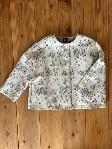 pot and tea 꽃무늬 노카라 자켓 7부 소매