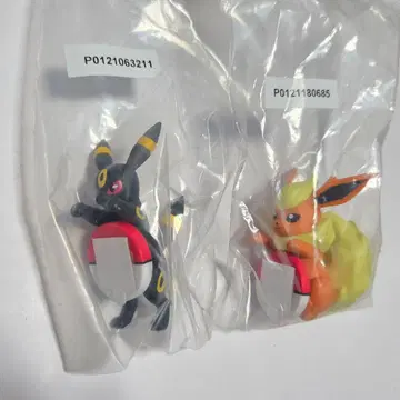 포켓몬 제일복권 F상 길거리 산책 챠라링 프렌즈 블래키 부스터