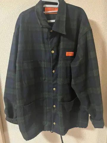 유니버셜 오버롤 하프 코트