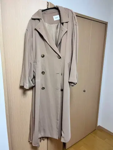 MURUA 베이지 더블 브레스트 트렌치코트