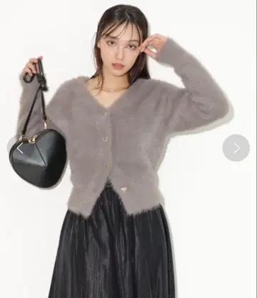 새상품급 Rirandture 하트 단추 복슬복슬 가디건 풀오버