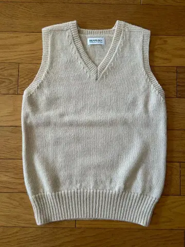 BEAMS BOY 크림색 V넥 니트 베스트
