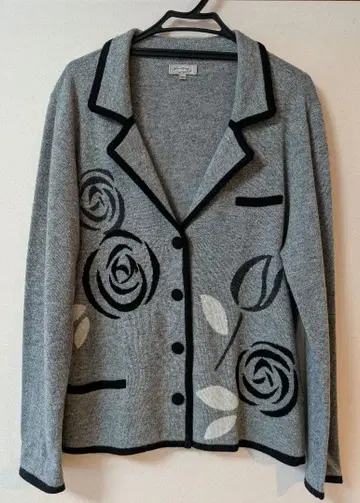 새상품급 장미 자수 캐시미어 100% 자켓