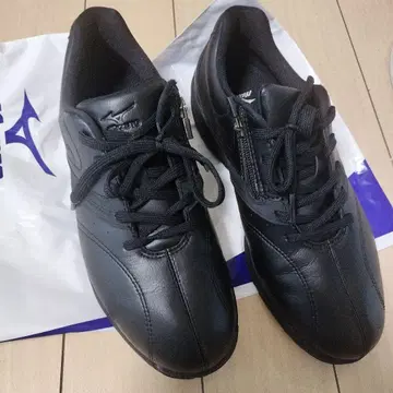 새상품 미즈노 워킹화 X10 블랙 26cm