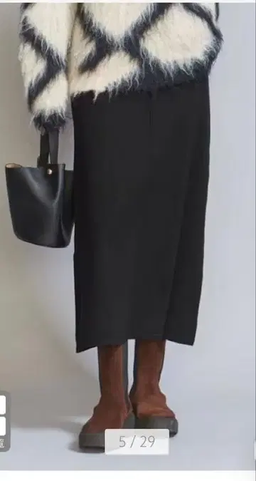 유나이티드 애로우즈 플레어 스커트 블랙