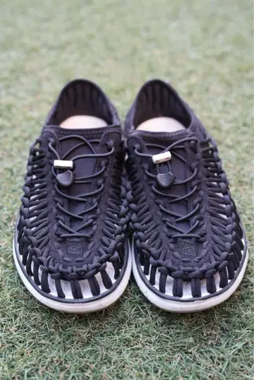 KEEN UNEEK 유니크 / 26cm / 블랙 / 샌들