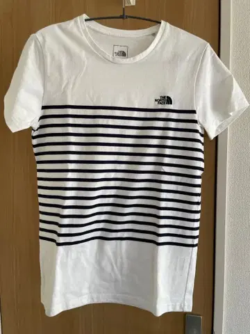 THE NORTH FACE 스트라이프 티셔츠