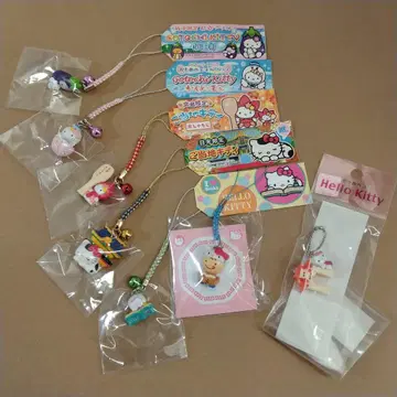 헬로키티 끈 달린 장식 등 7세트